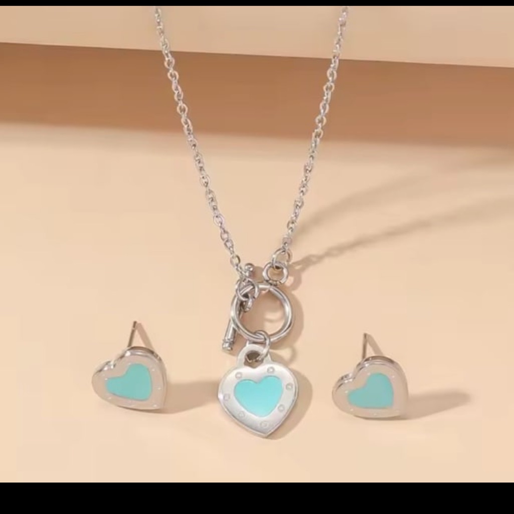 Gorgeous Silver Plated Tourmaline Shaded Heart Set 29$